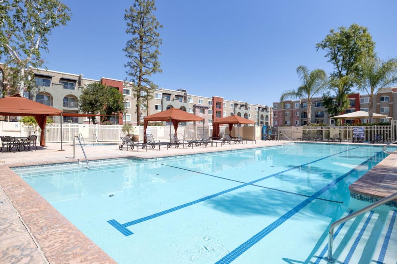 Apartamento Woodland Hills 1br W Pool Gym Nr Warner Center Lax-893